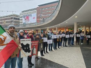 انقلاب ملی مردم ایران را به رسمیت بشناسید