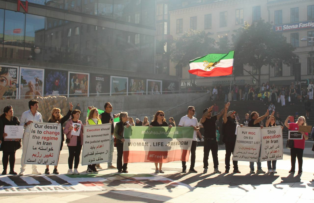 در حال حاضر در حال تماشای این مورد هستید سومین سالگرد مهسا امینی و انقلاب ملی مردم ایران